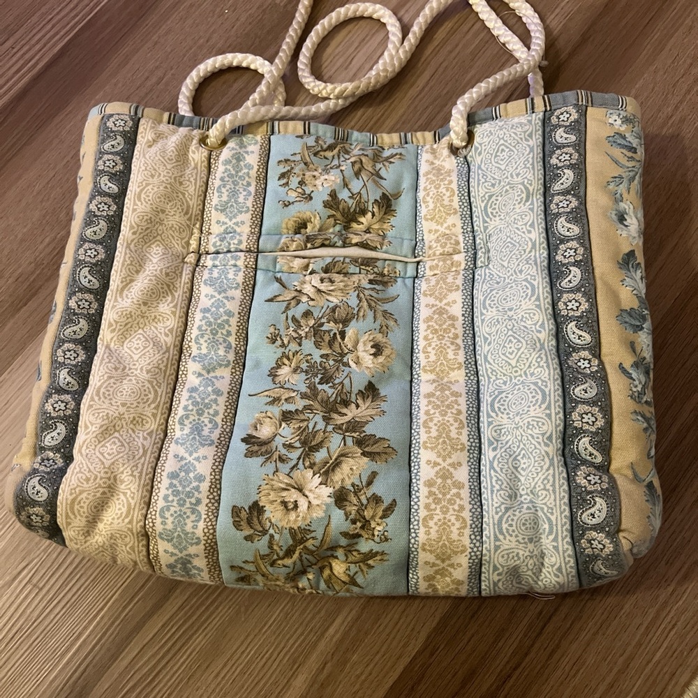 Thrifted tote bag